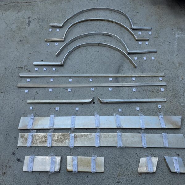 1978 Monte Carlo deluxe 20pc side body molding clip set
