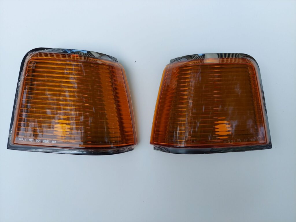 1986-1988 Cutlass Front Corner Marker Lights