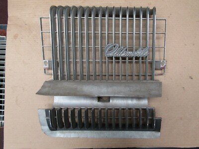1974 Oldsmobile 88 left grille
