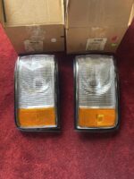 NOS GM 1994-1996 Cadillac DeVille Concours front turn signal corner lamps