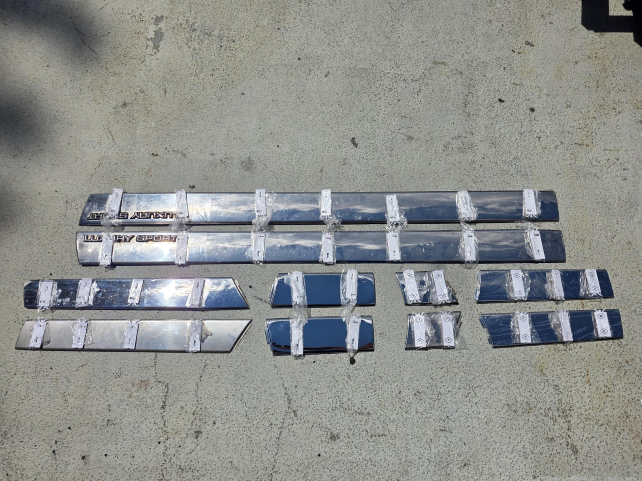 1986-1988 Monte Carlo LS side body molding clip set