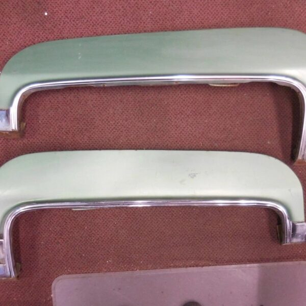 1972 Cadillac DeVille left right fender skirts