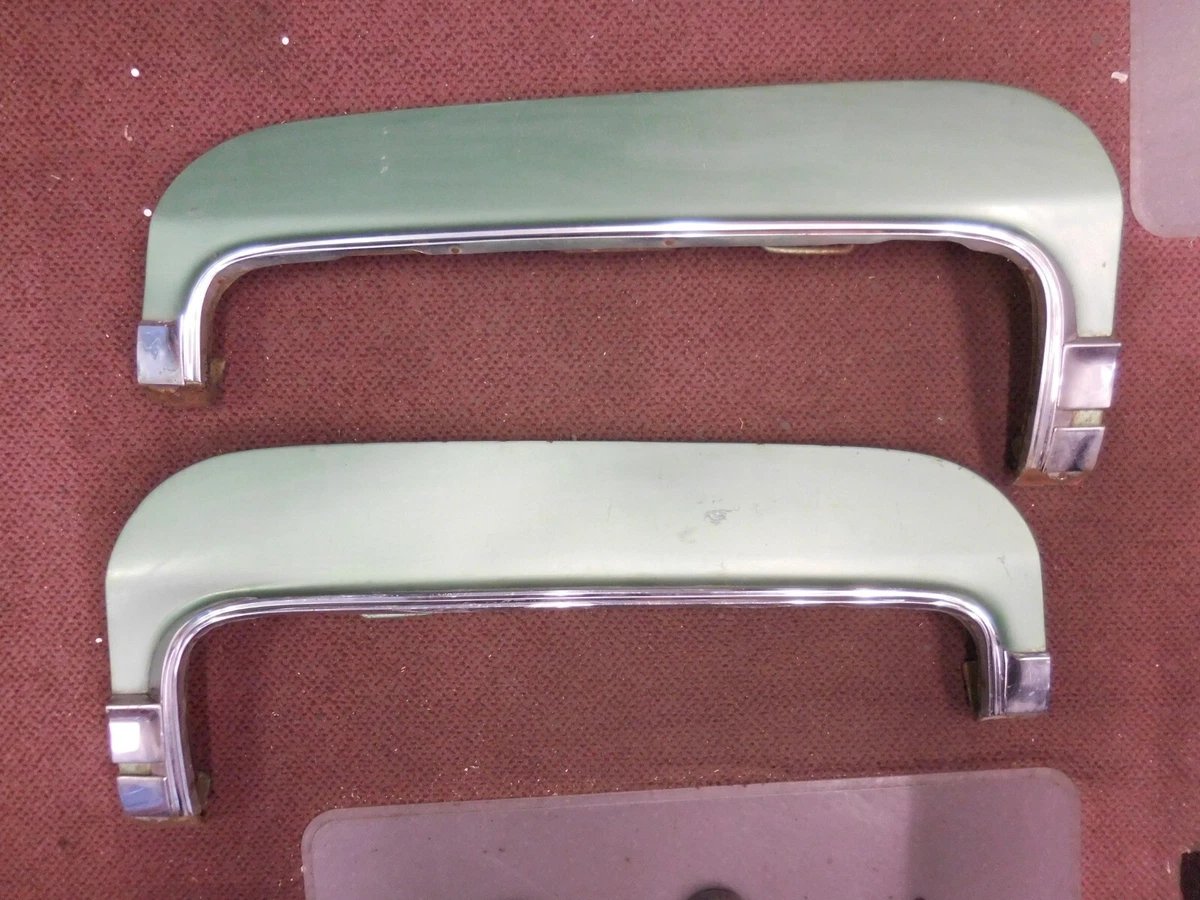 1972 Cadillac DeVille left right fender skirts