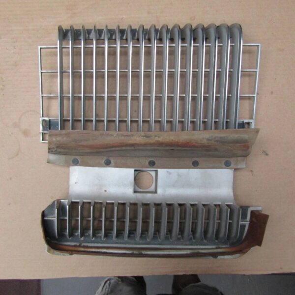 1974 Oldsmobile 88 right grille
