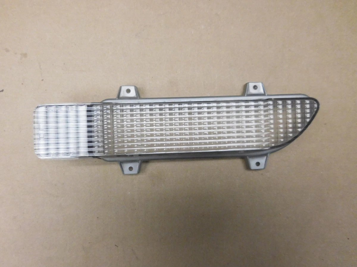 1972 Buick LeSabre Electra Centurion left driver side park lamp lens
