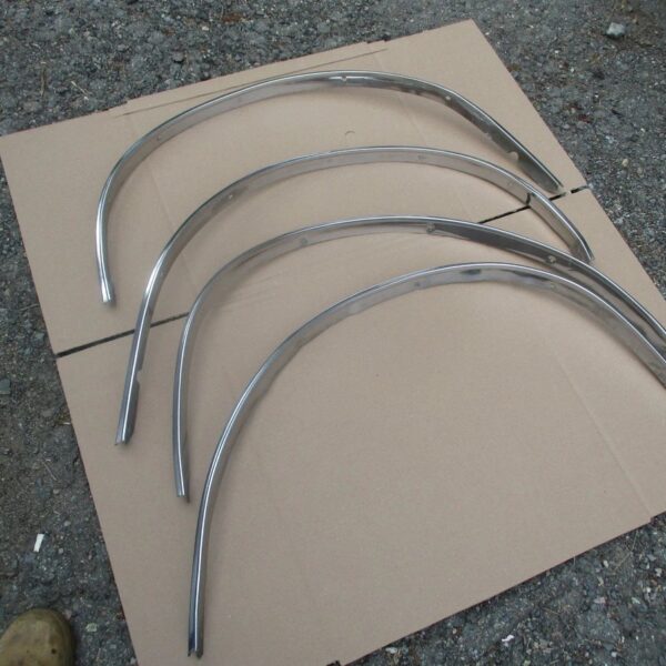 1985-1987 regal grand national exterior fender wheel lip trim molding