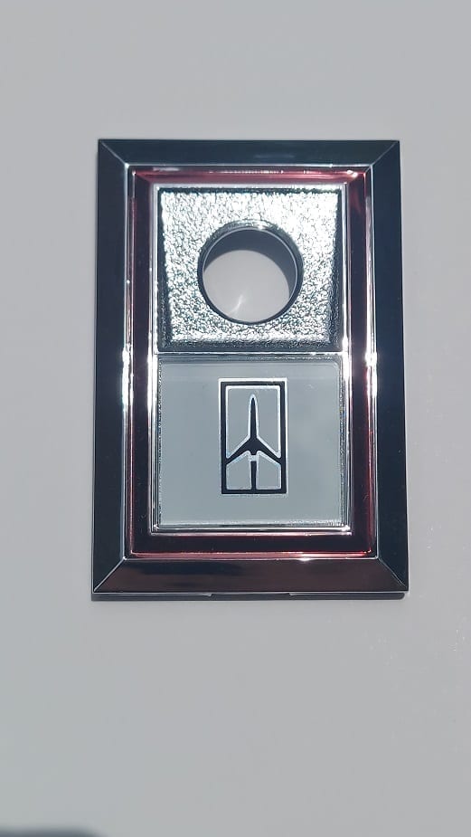 1978-1988 cutlass trunk keyhole emblem