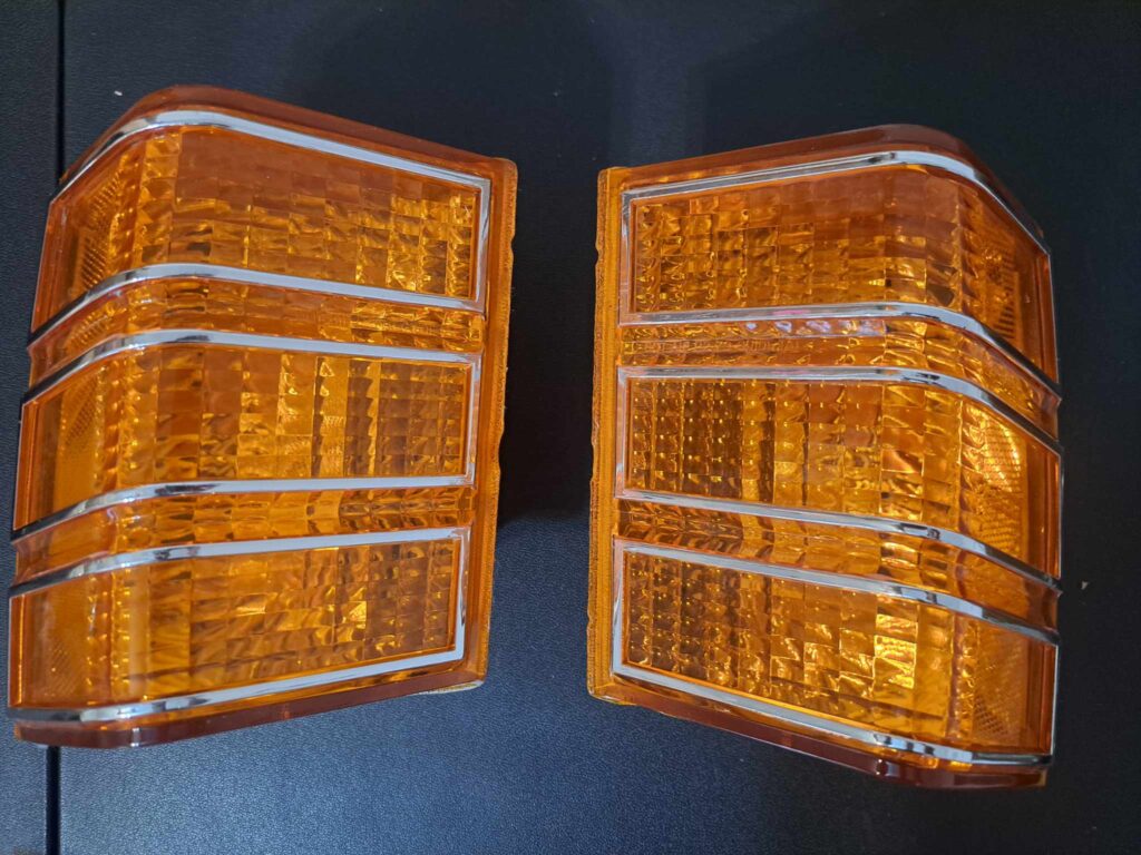 front signal light set for 1979 Monte Carlo European