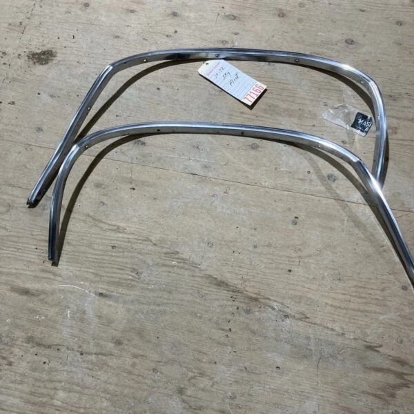 1970-1972 Skylark GS front wheel well opening trim moldings