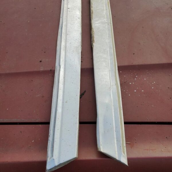 1972 Chevrolet Caprice quarter rocker trim
