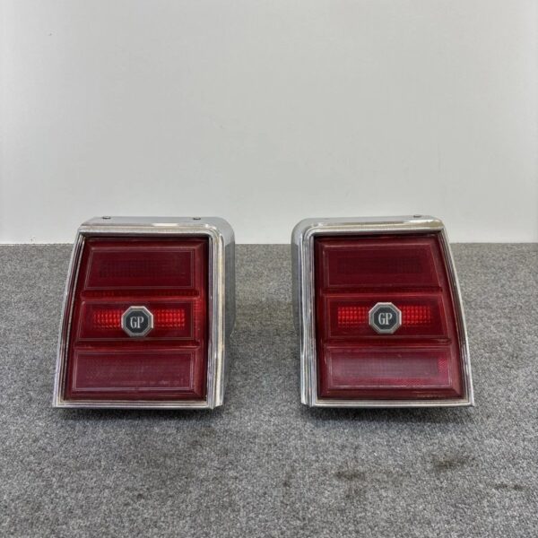 1981-1987 Pontiac Grand Prix brake lamp tail light