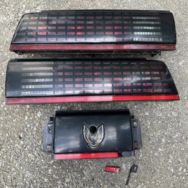 1982-1992 firebird gta trans am taillights