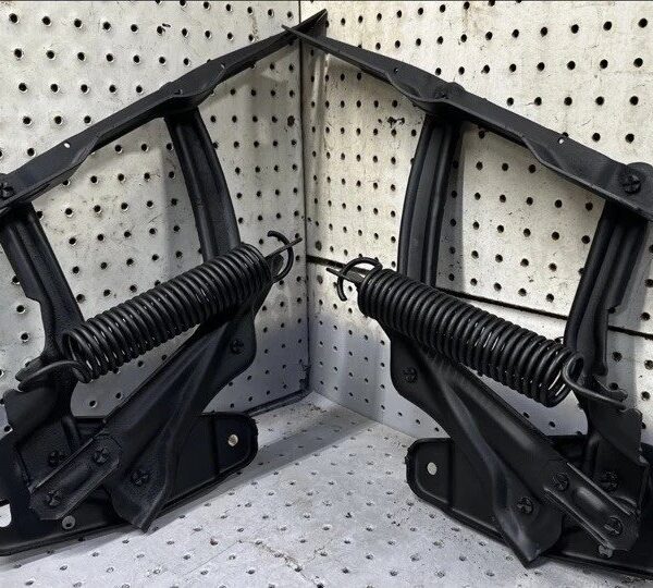 1973-1977 Chevrolet Monte Carlo hood hinges