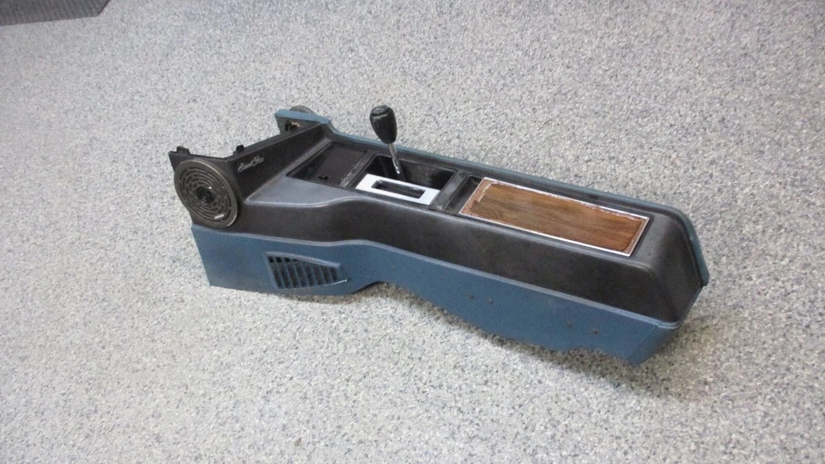 1973-1977 Pontiac Grand Prix console with shifter