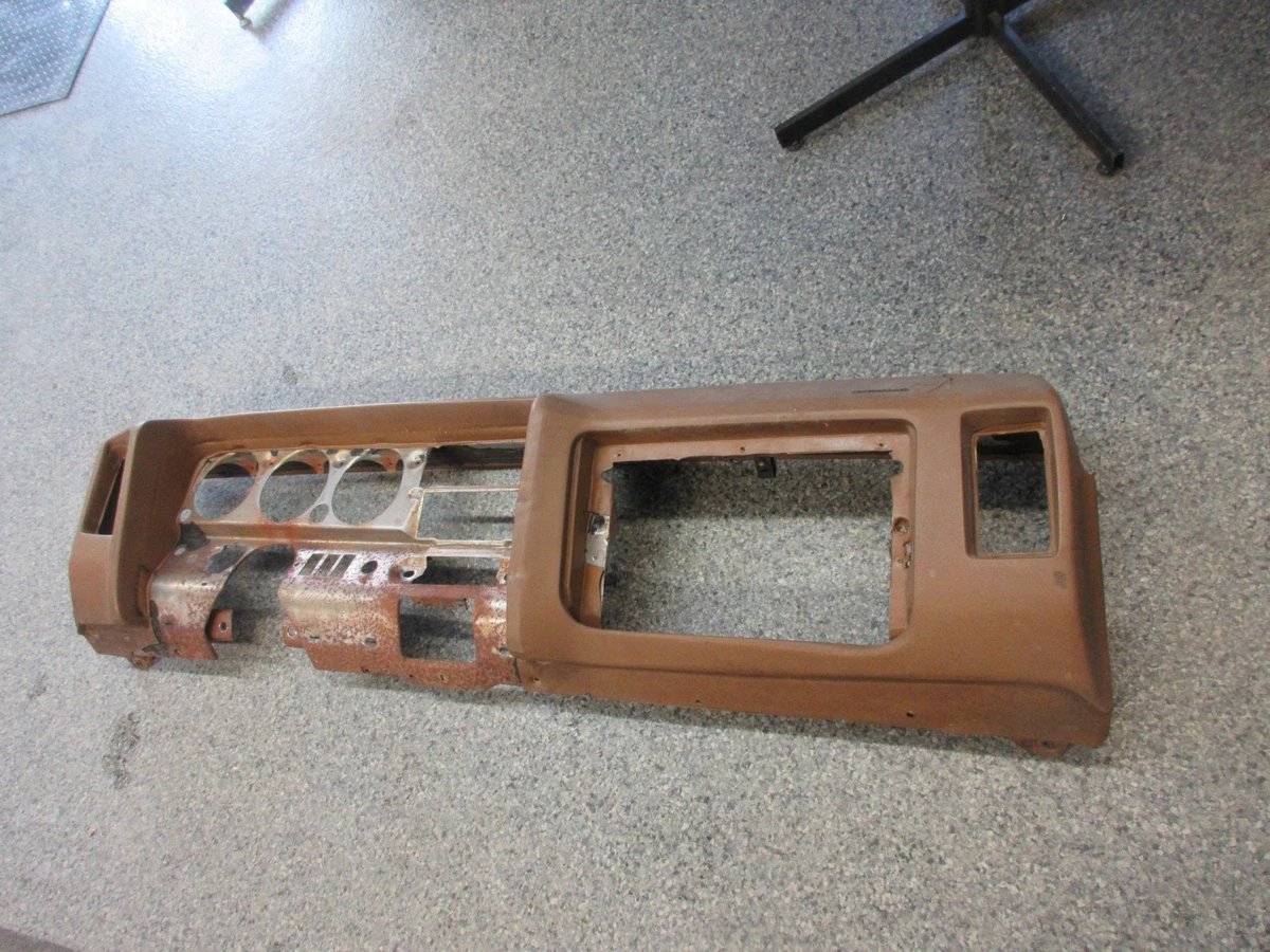 1970-1972 Pontiac LeMans dash pad