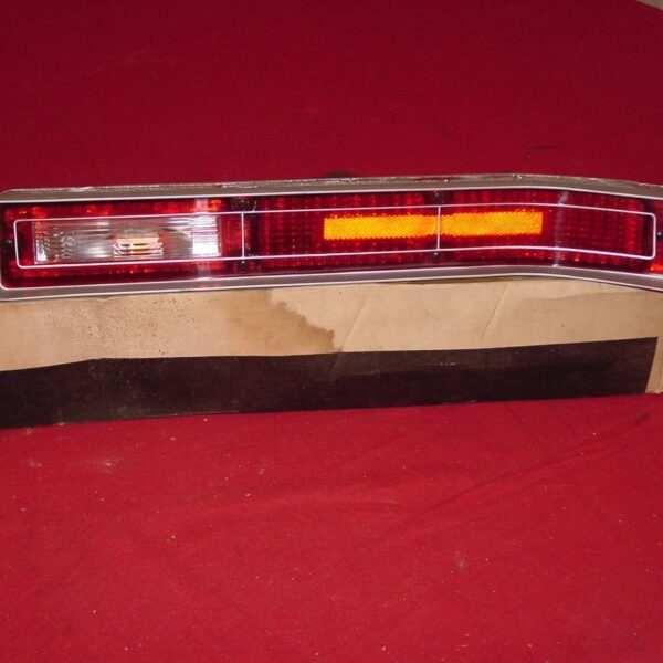 NOS 1971 Buick GS455 GS350 Skylark RH tail lamp