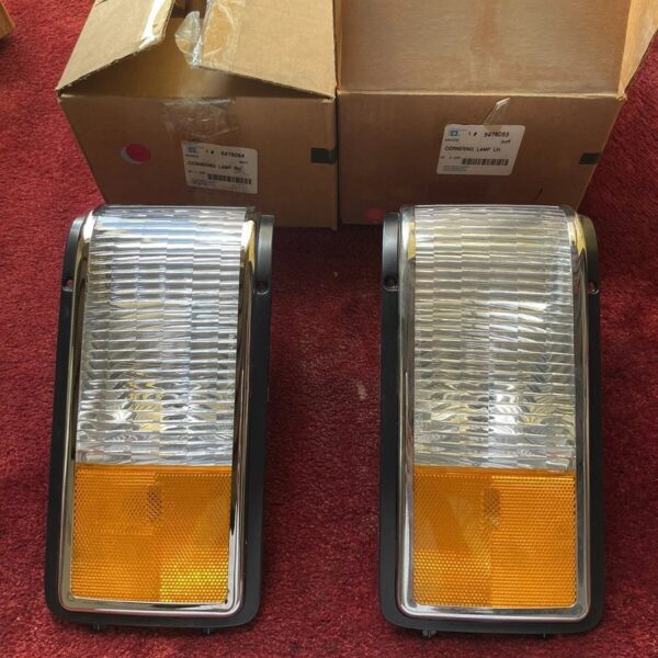 NOS GM 1989 1993 Cadillac Deville Turn Signal Cornering Lights
