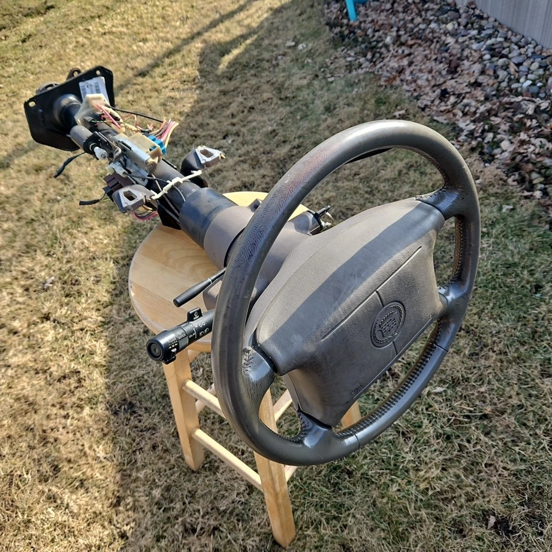 1994-1996 Cadillac Fleetwood Brougham steering column wheel RWD