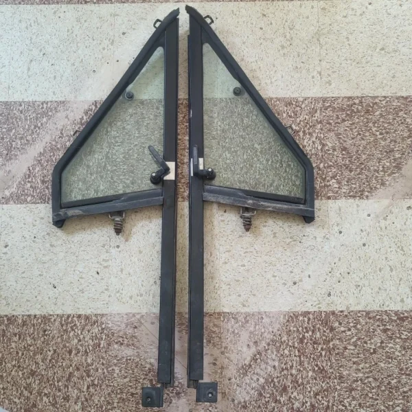 1984-1996 Jeep Cherokee XJ LH RH front door moving pop out vent windows