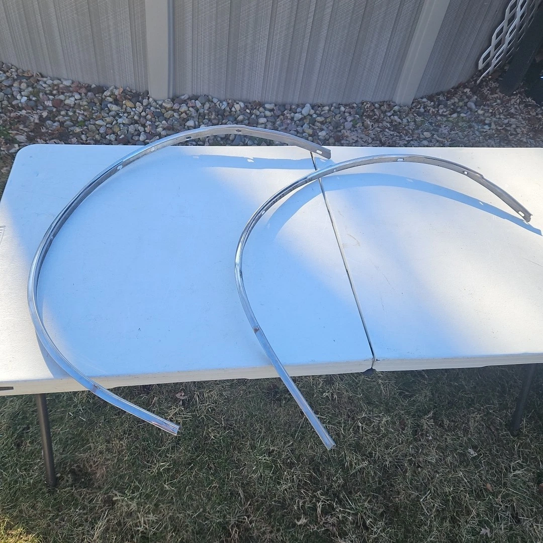 1980-1985 Oldsmobile Regency 98 front RH LH wheel well chrome trim