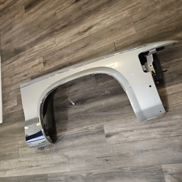 1993-1996 Cadillac Fleetwood Brougham RH passenger side fender