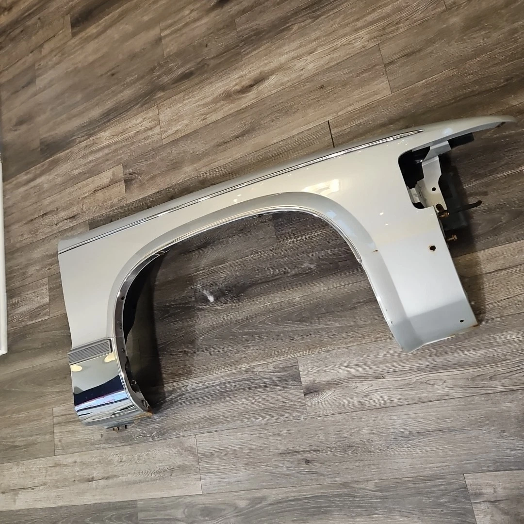 1993-1996 Cadillac Fleetwood Brougham RH passenger side fender