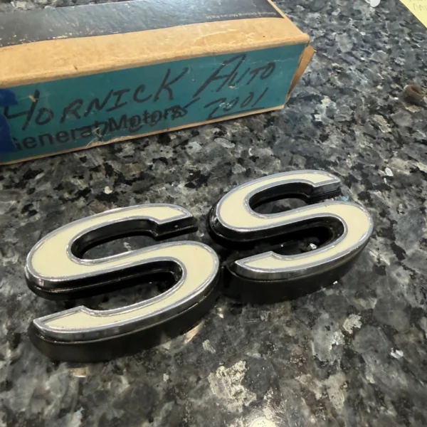 1973 Chevelle Malibu SS rear tail finish panel emblem
