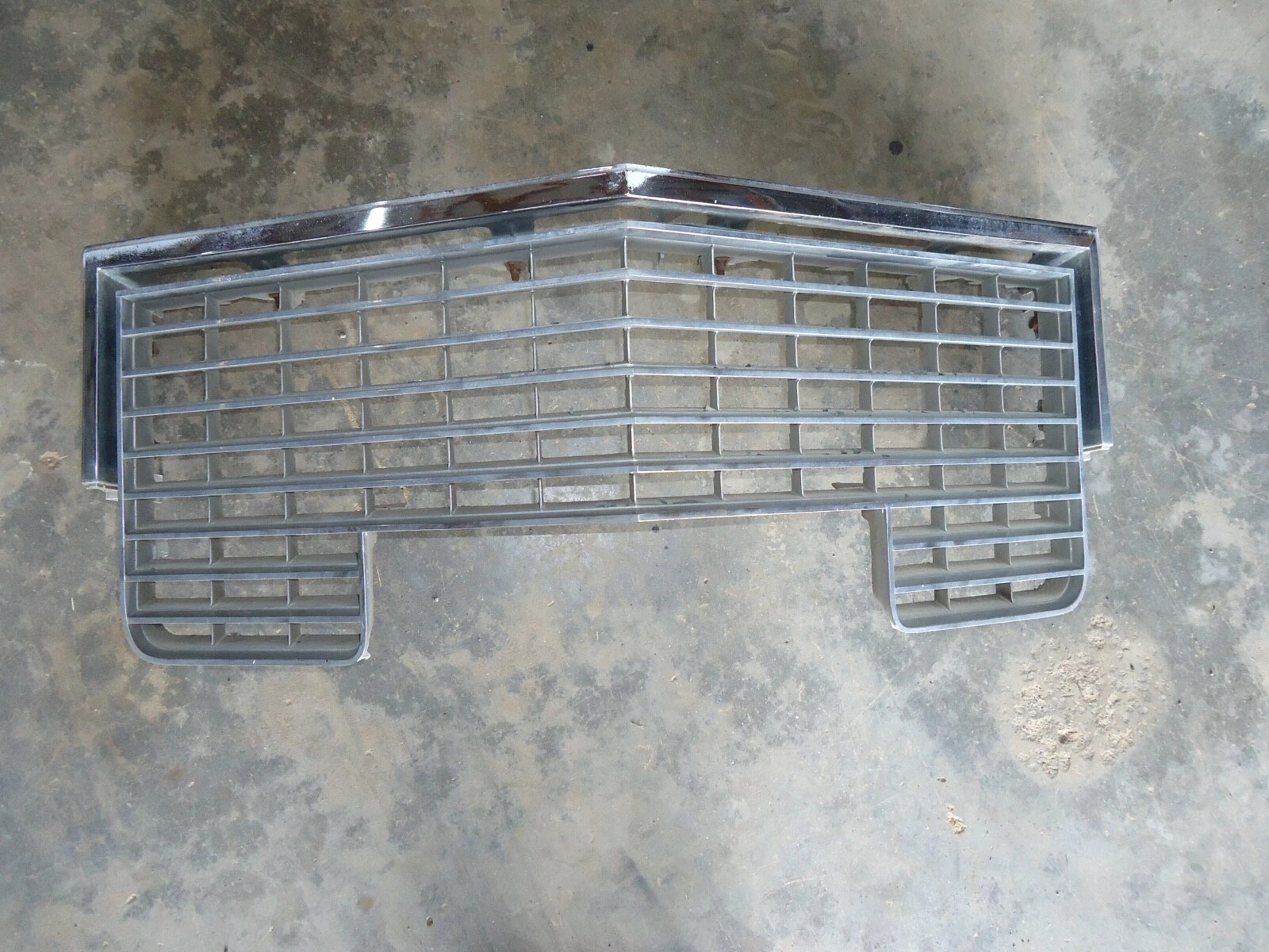 1972 Cadillac grille with surround molding