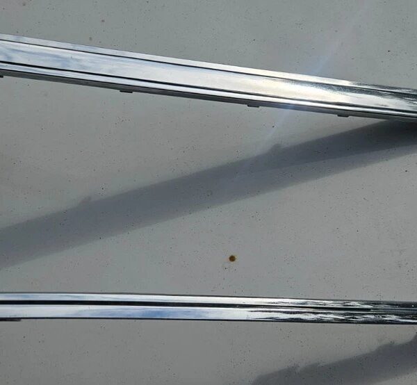 90-92 Cadillac Fleetwood Brougham Corner Turn Signal Chrome Bezel RH