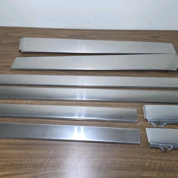 1980-1986 Fleetwood Brougham lower fender door quarter panel trim molding