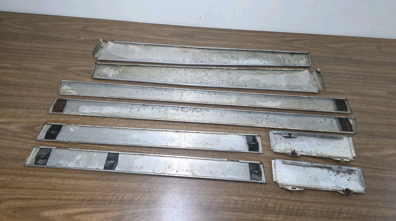 1980-1986 Fleetwood Brougham lower fender door quarter panel trim molding