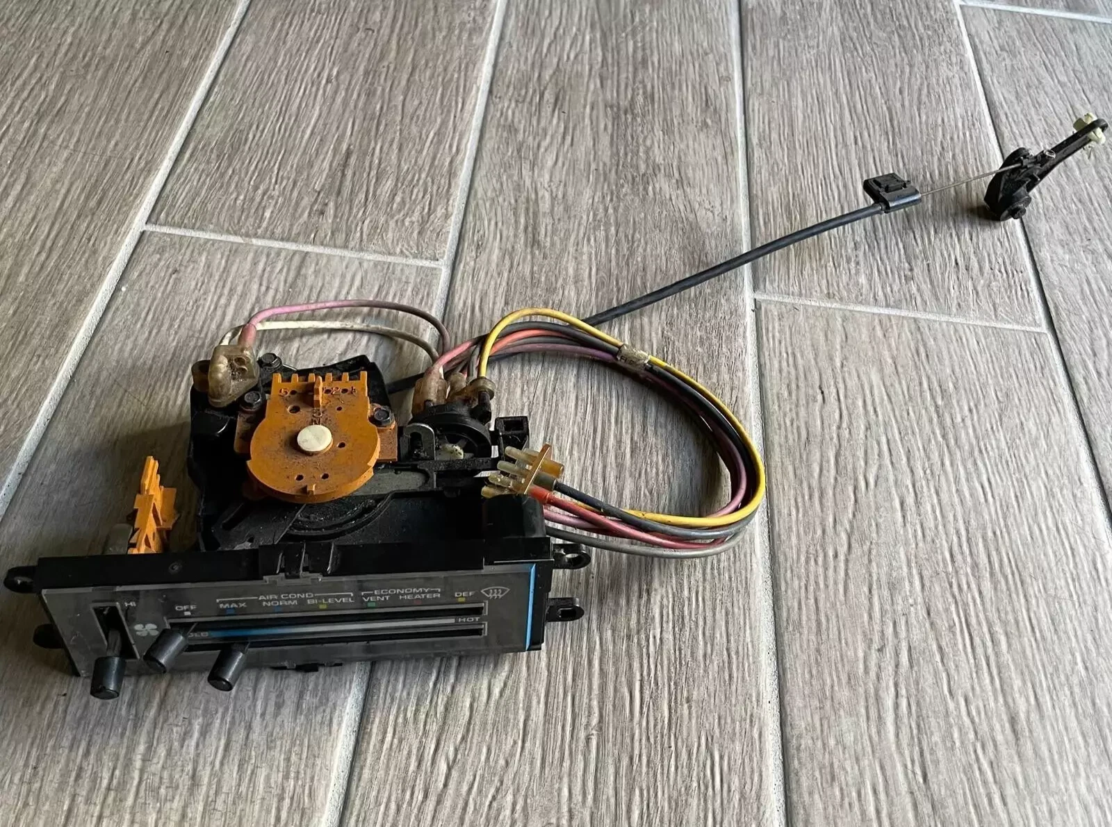1978-1988 Monte Carlo Cutlass Regal AC climate control unit