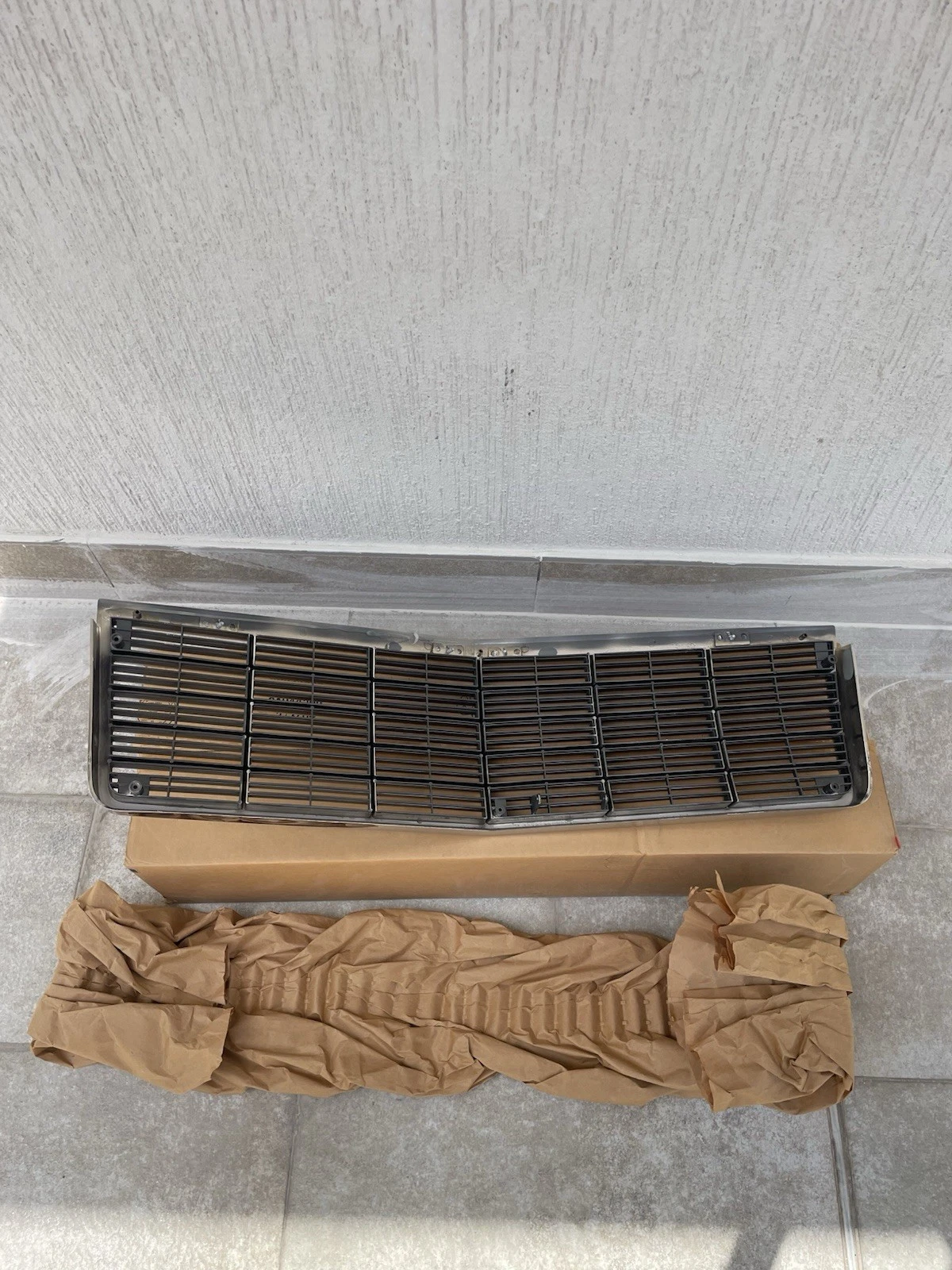 NOS GM Cadillac DeVille grille