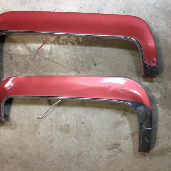 1976 Buick Electra 225 Limited sedan rear fender skirts wheel molding